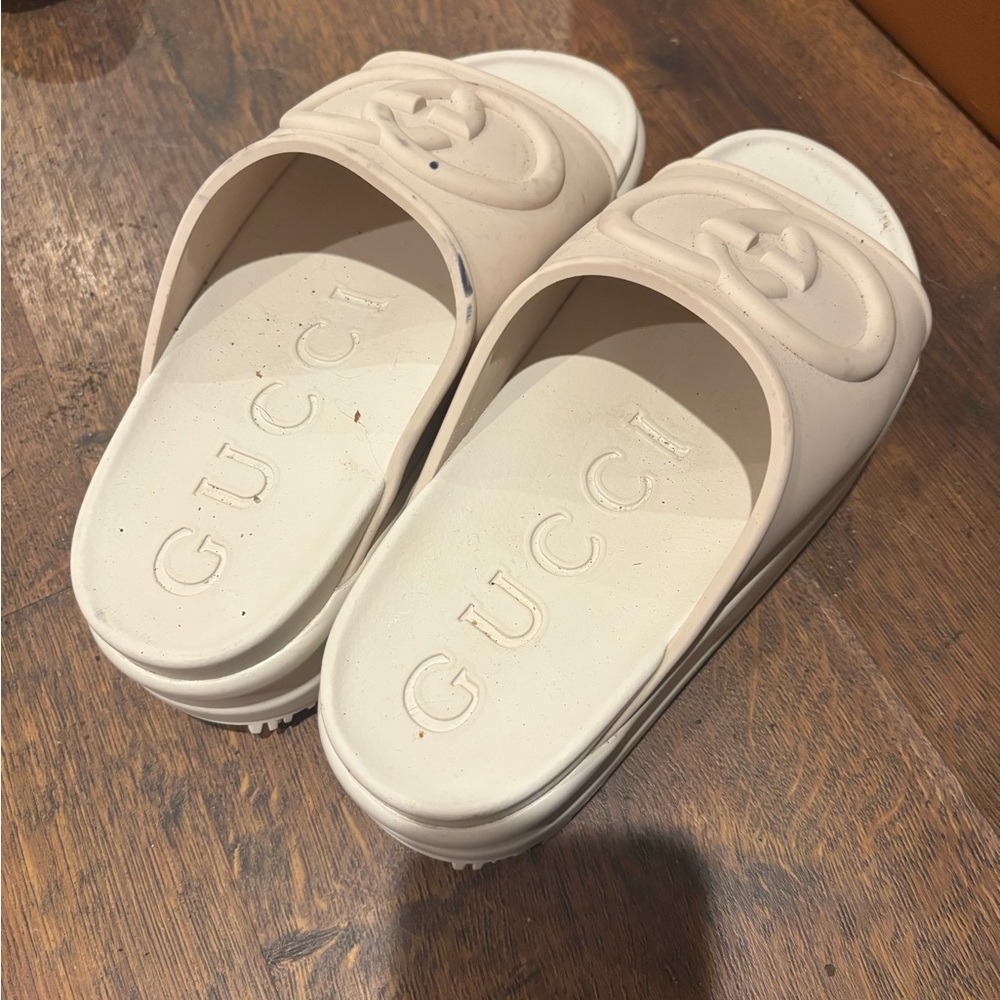 Gucci Women's Off-White Sandals